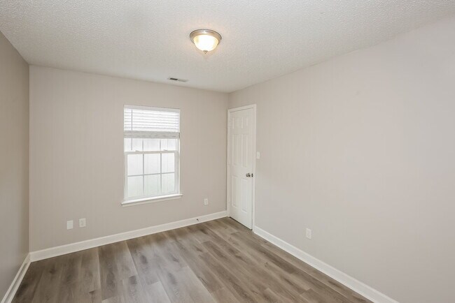 Building Photo - 2852 Longspur Dr