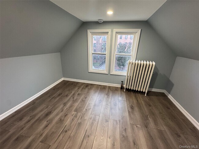 Building Photo - 122 Terrace Ave