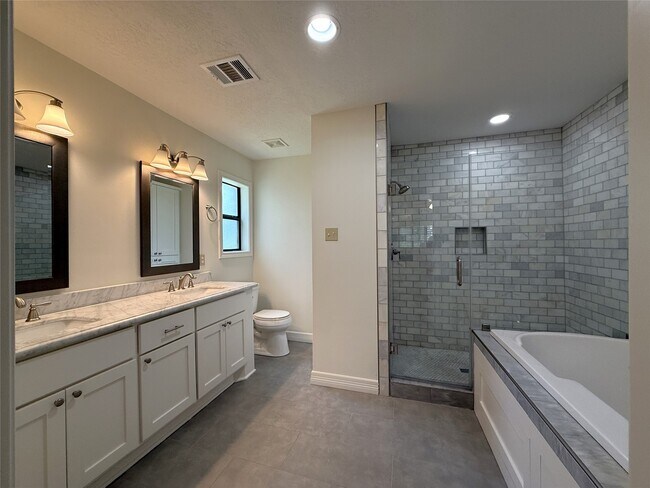 Building Photo - 5007 Shady Nook Ct