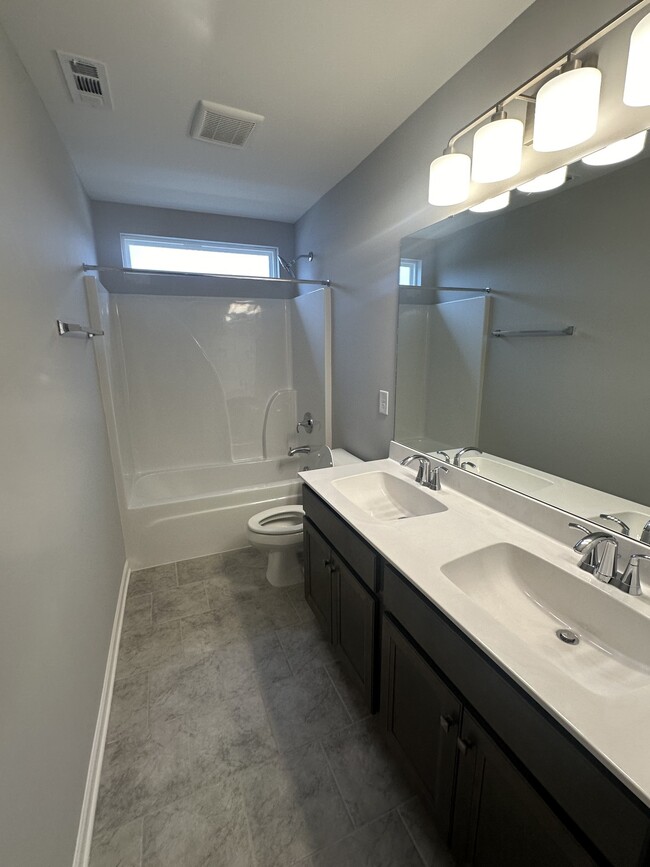 Building Photo - 5806 Bear Trl