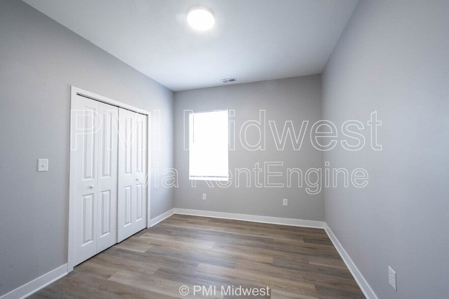 Building Photo - 224 W 28th St