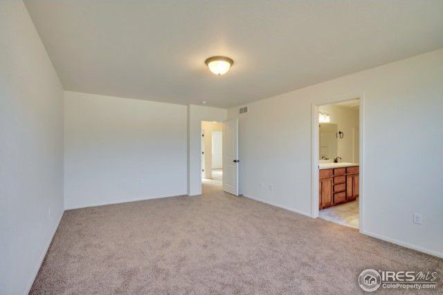 Building Photo - 214 Castle Dr