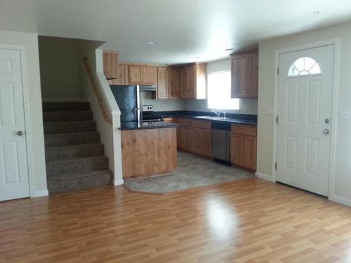 Building Photo - 435e18