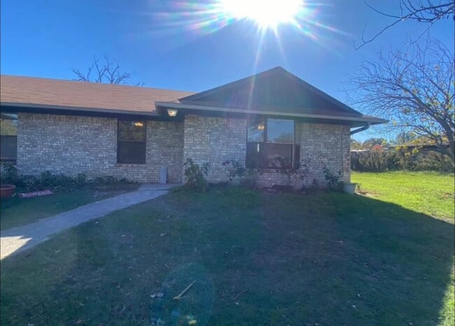 Primary Photo - 4139 Stoneridge Dr