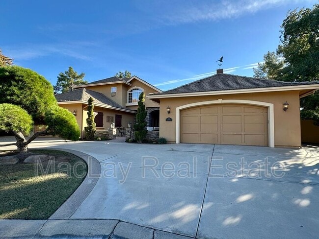 Building Photo - 5711 W Linda Ln