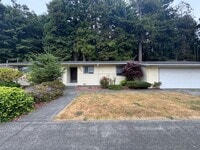 Building Photo - Well located, 4/2, Redwood views