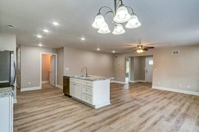 Building Photo - 144 Garden Gate Dr