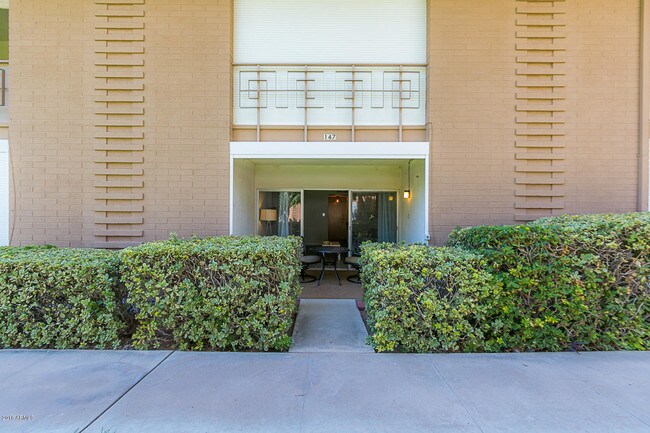 Building Photo - 6125 E Indian School Rd