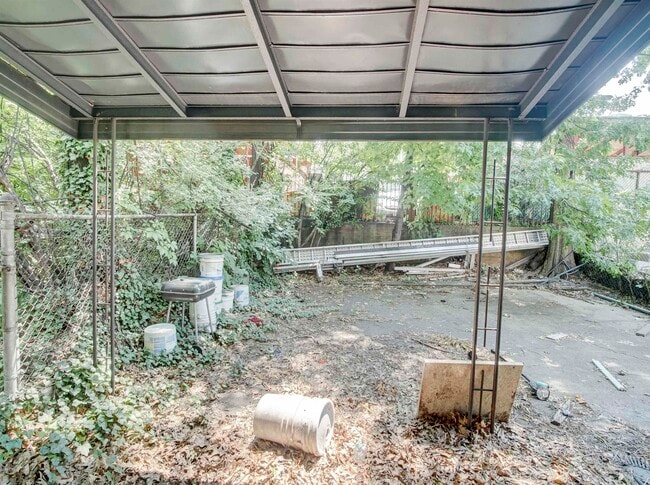 Building Photo - 276 Van Wagenen Ave