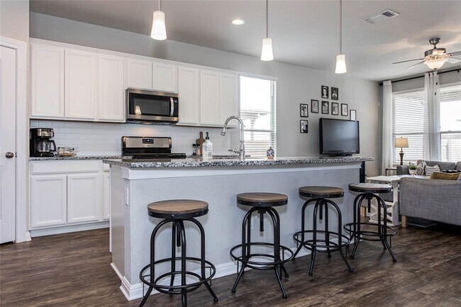 Building Photo - 5305 Traviston Dr