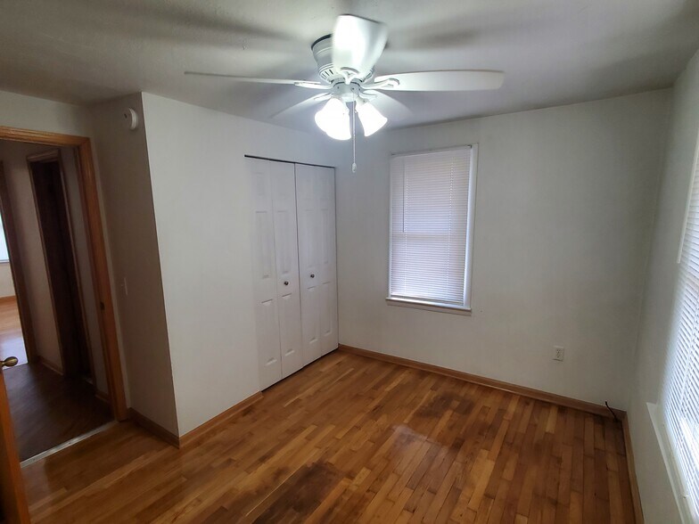 South Bedroom-Hardwood floor - 1317 W 19th St