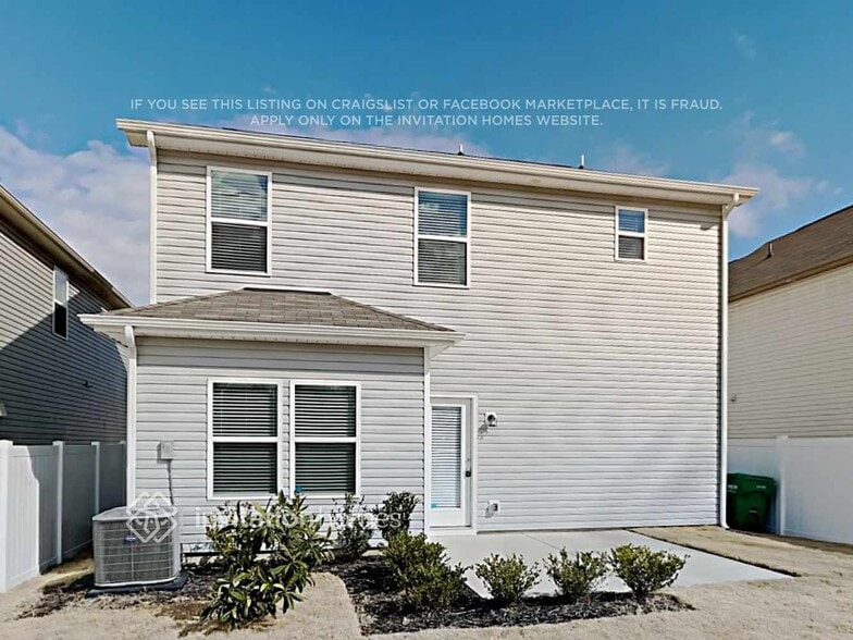 Building Photo - 12950 Hill Pine Rd