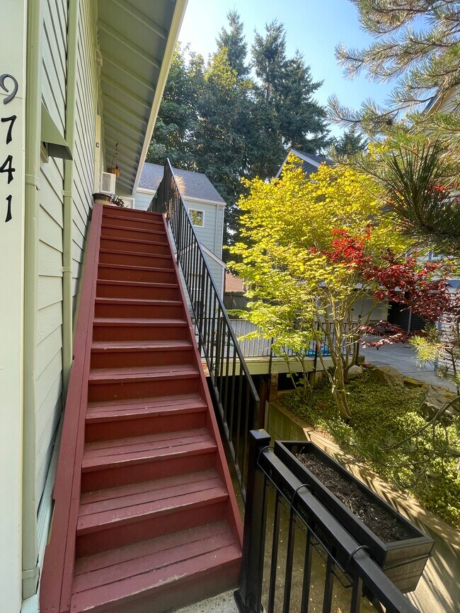 Building Photo - 9741 Woodlawn Ave N