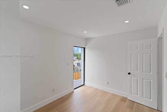 Building Photo - 1409 NW 44th St