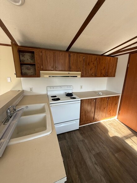 Building Photo - 8733 School St