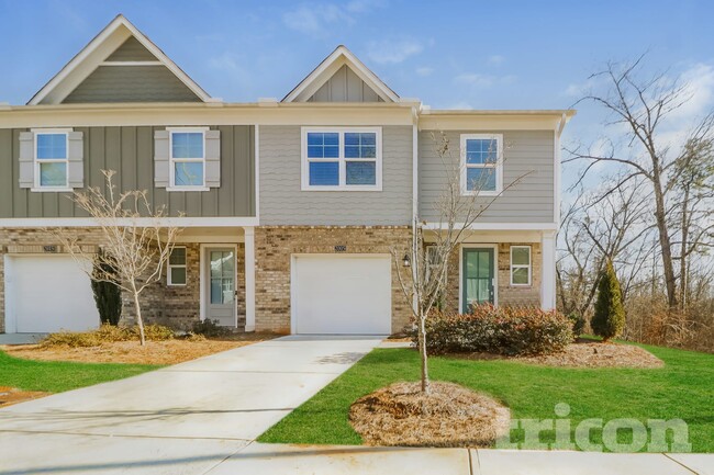 Building Photo - 2005 Rosemary Park Ln