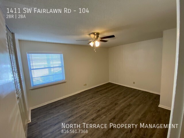 Building Photo - Renovated 2BR in Southwest Topeka