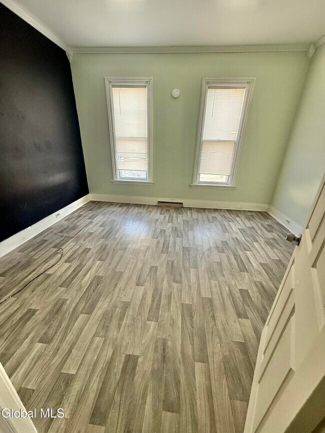 Building Photo - 70 Academy St