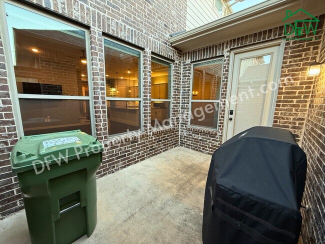 Building Photo - Spacious 3-Bedroom Townhome in Prime Arlington Location – Stylish, Modern, and Move-In Ready!