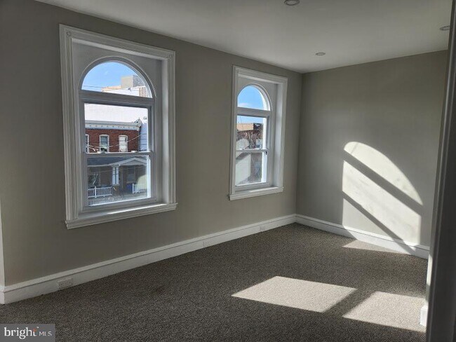 Building Photo - 5535 Ridge Ave