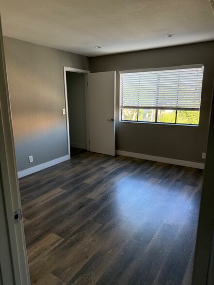 Building Photo - 11040 Hesby St