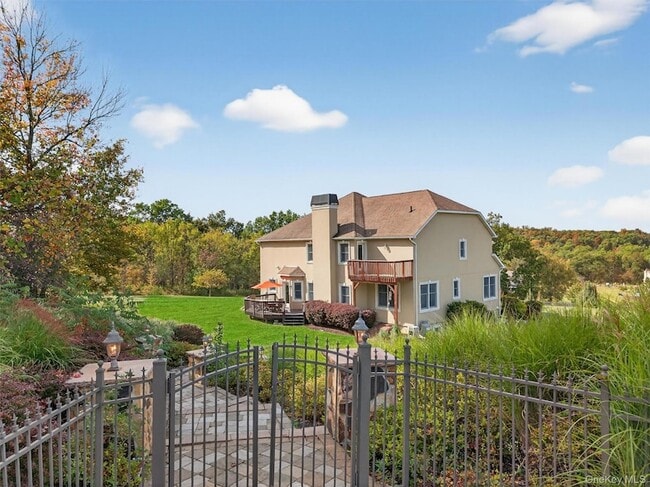 Building Photo - 11 Dorian Way