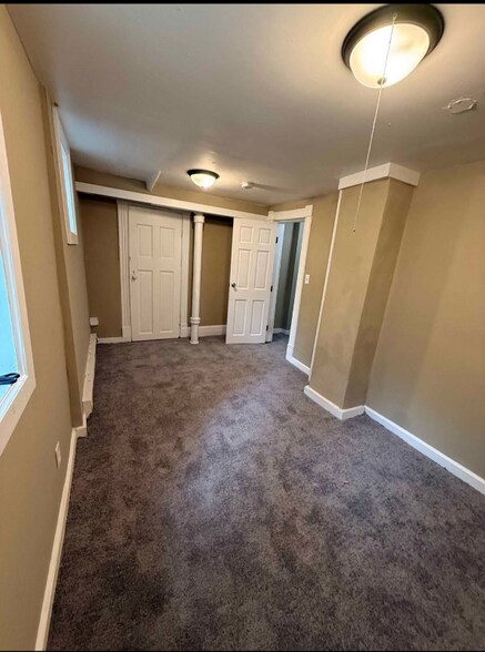 Building Photo - 1095 4th St E