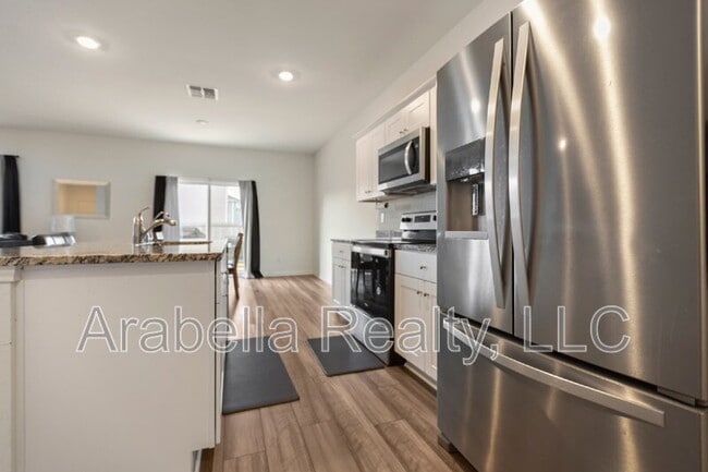 Building Photo - 5507 Finch Cyn