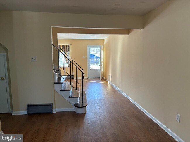 Building Photo - 61 Salem Rd