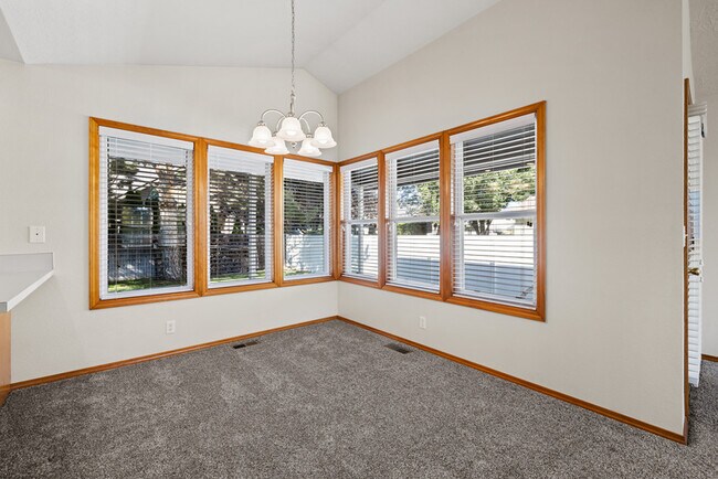 Building Photo - 5415 N Noble Fir Ave