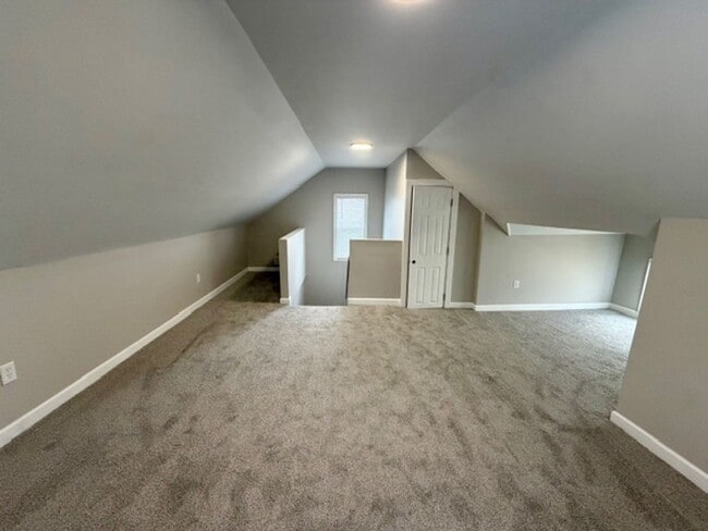 Building Photo - 3916 Bewick St