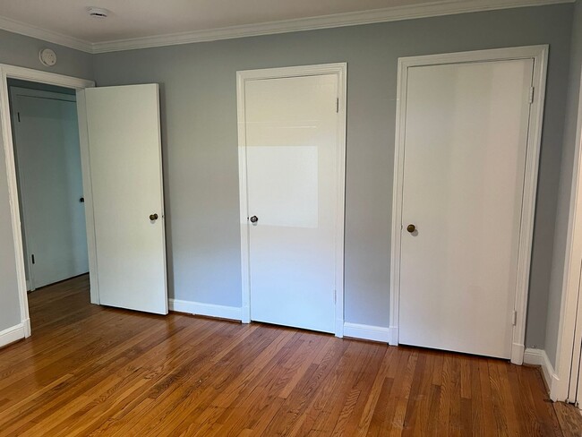 Building Photo - Renovated Rambler Close to Walter Reed, NI...