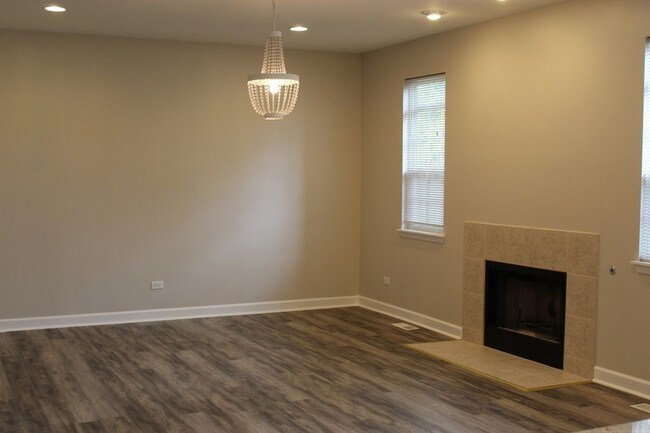 Building Photo - 3824 Pathfinder Ln