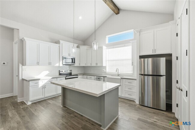 Building Photo - 200 Waikakaaua Dr