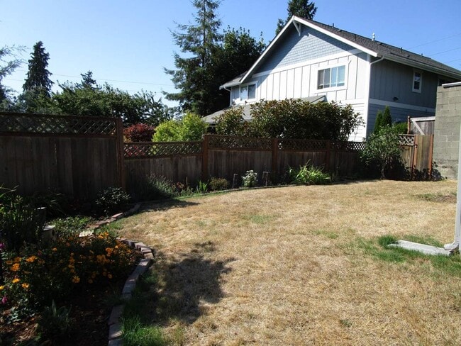 Building Photo - 2 Bedroom, 2 Bathroom Home North Proctor i...