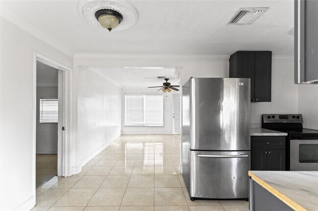 Building Photo - 4184 SW 49th Ct