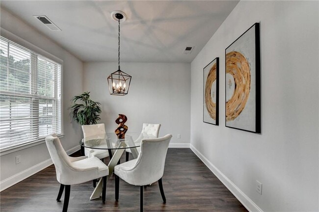 Building Photo - 2017 Yvette Wy