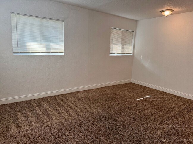 Building Photo - 1710 S Teilman Ave