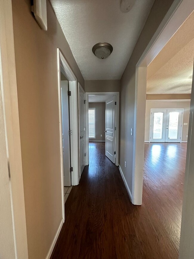 Building Photo - Briarhill Acres