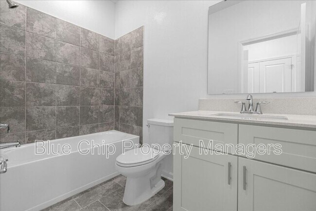 Building Photo - 3078 Country Side Dr