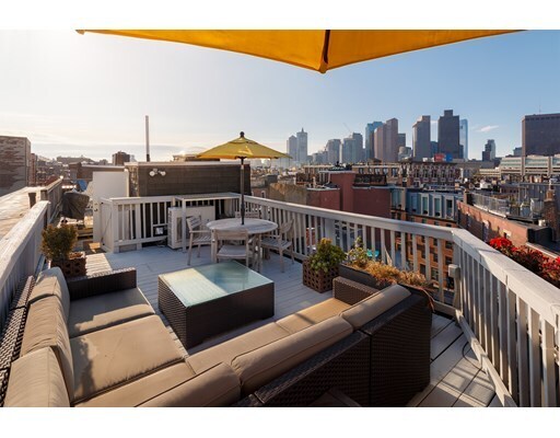 Building Photo - 17 Snow Hill St