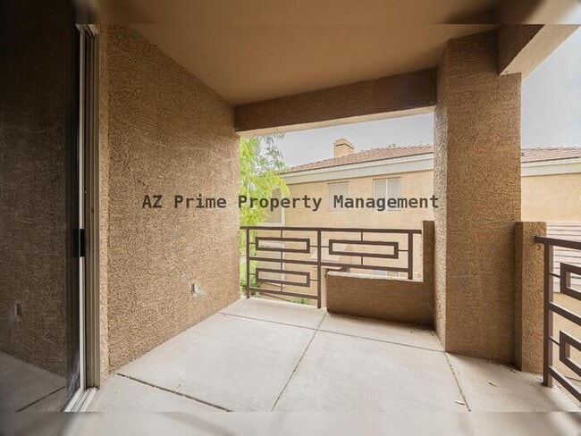 Building Photo - 1411 E Orangewood Ave
