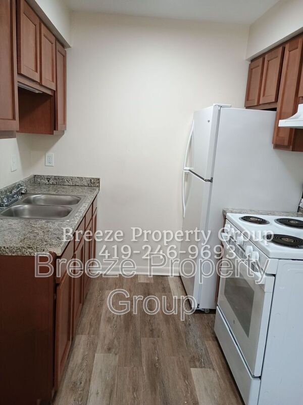 Building Photo - 5339 Secor Rd