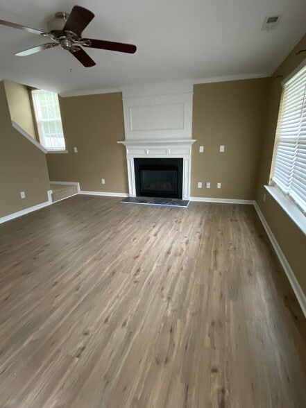Building Photo - 381 Indian Branch Dr