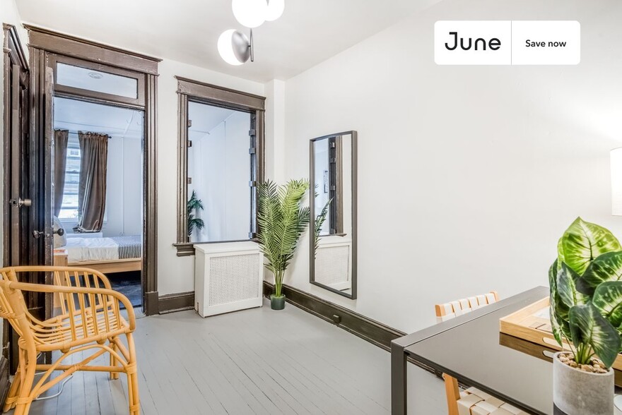 Building Photo - 2716 Woodley Pl NW