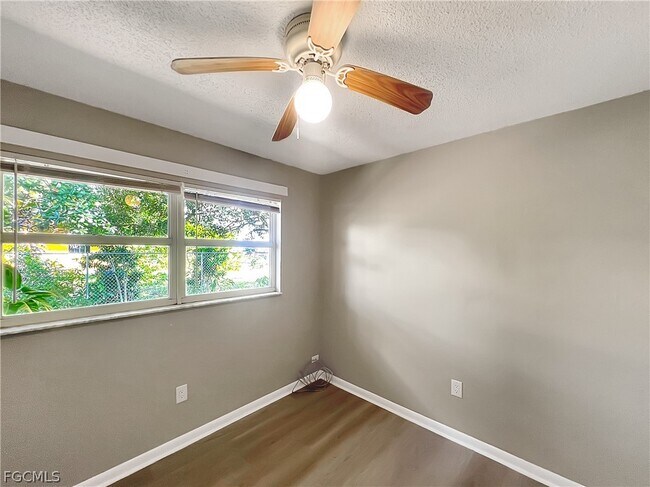 Building Photo - 13037 First St