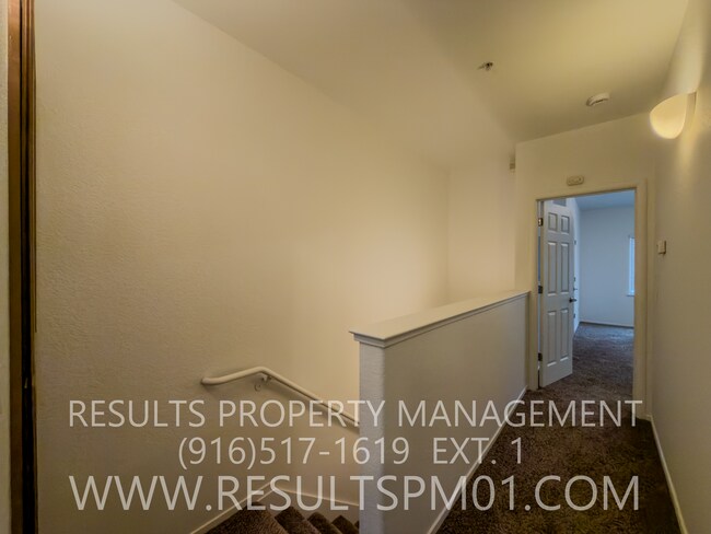 Building Photo - Excellent Natomas Townhouse