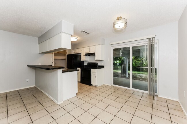 Building Photo - 3 BR/2BA | Updated Single Family Home | 1-Car Garage Parking | Great backyard!