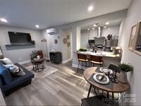 Building Photo - 2000 Patio Ct