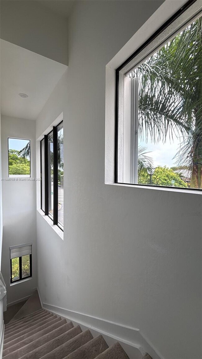Building Photo - 25372 SW 135th Ave